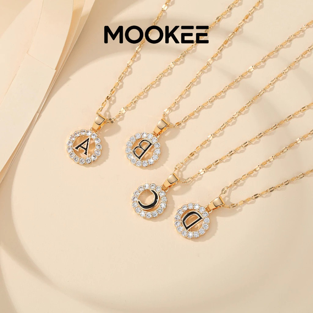MOOKEE Kalung Lingkaran Huruf Zirkonia Desain Cincin Alfabet Tembaga Lapis Emas Berlian Imitasi Pili
