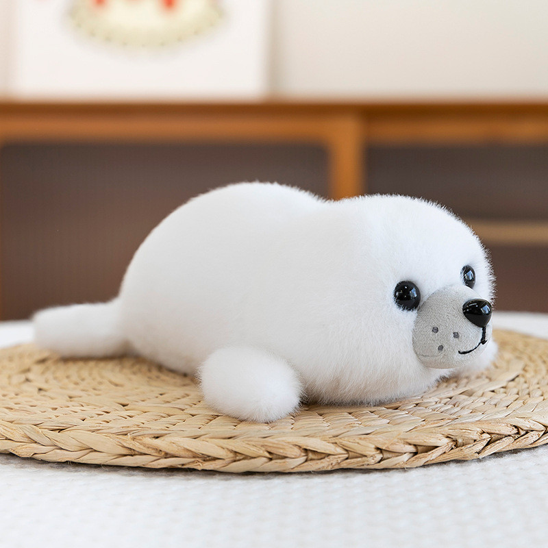Boneka hewan laut baru: boneka hiu kecil, anjing laut, dan paus.