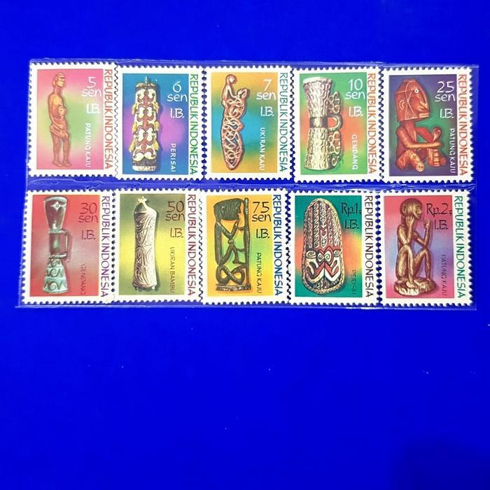Perangko/Prangko Indonesia IRIAN BARAT 1970 Seri UKIRAN KAYU. Set