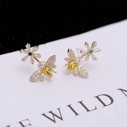 Bros Bunga Lebah Emas Berlapis - Lencana Perhiasan Fashion Sederhana dengan Zirconia Kubik, Berkilau