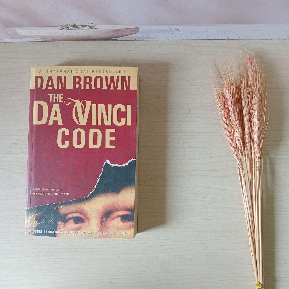 Novel The DaVinci Code - Dan Brown