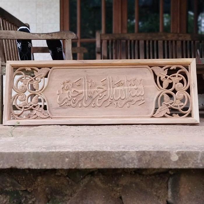 Ukiran tempel, tempel soko, boven pintu jendela hiasan dinding kaligrafi ukiran GL17