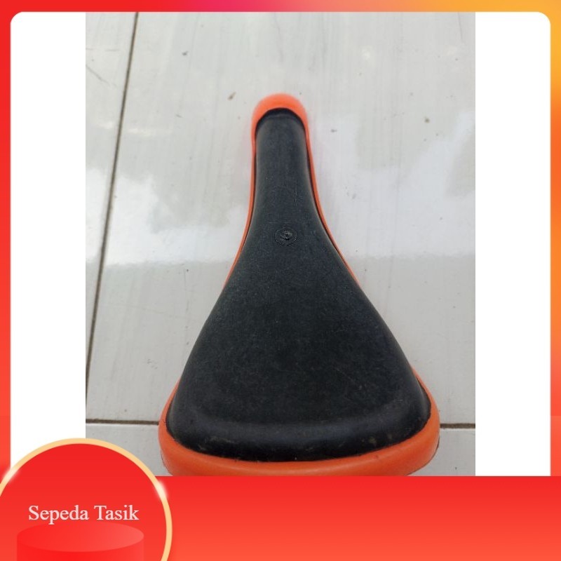 sadel sepeda bmx jadul plastik nos taiwan