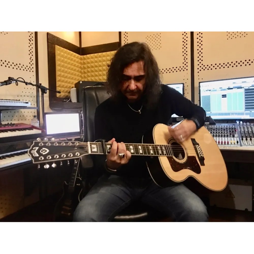 Guild F512 Acoustic Electric Guitar 12 Strings Monochromatic - Vintage Style Wood Body for Advanced 