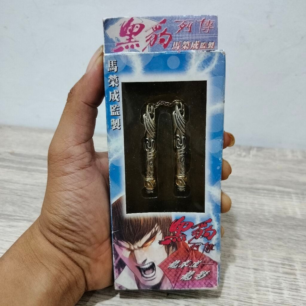 miniatur senjata nunchaku komik hongkong