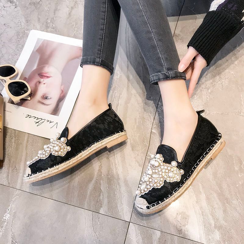 Sepatu wanita bergaya Chanel, sepatu flat slip-on untuk wanita.