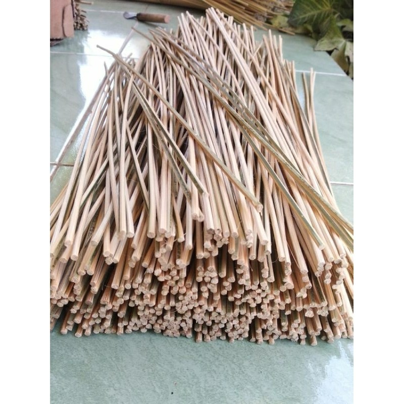 100 batang arku layangan 60cm 3-3,5mm serutan halus kulitan bambu petung dan apus