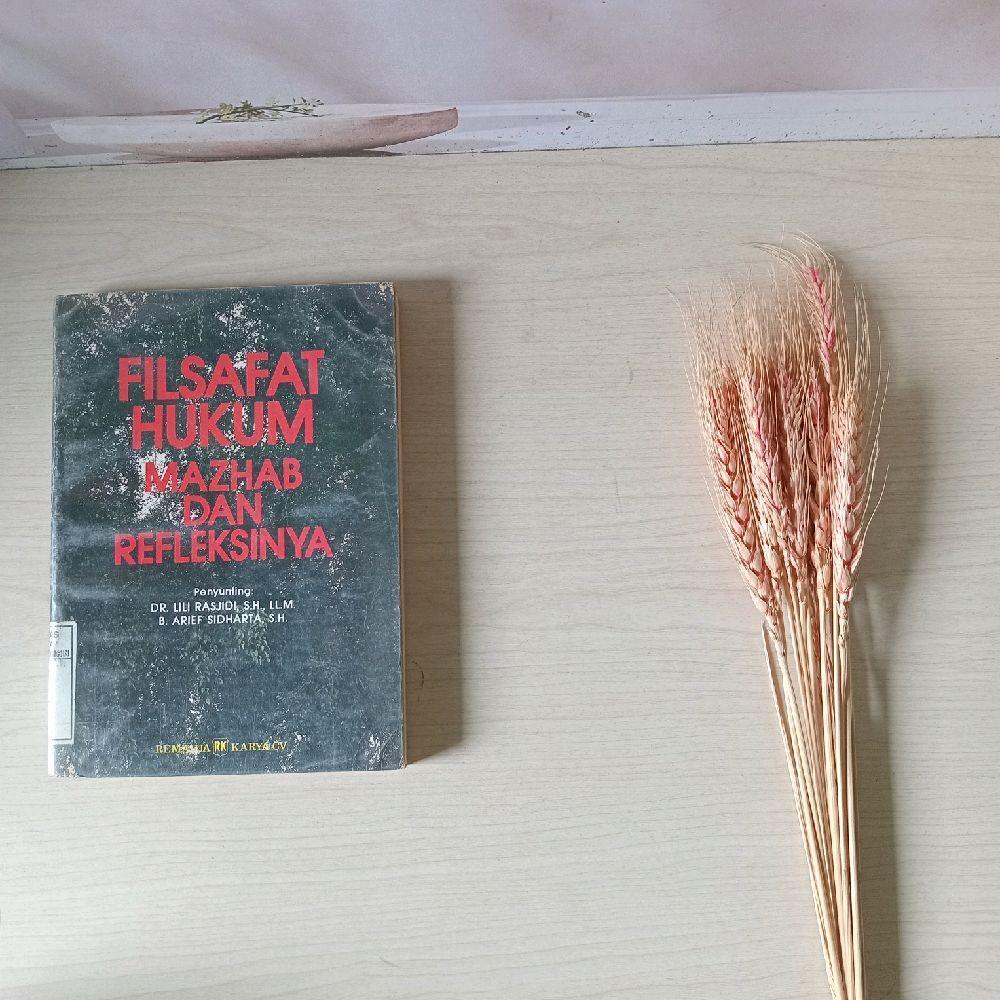 Filsafat Hukum Mazhab dan Refleksinya