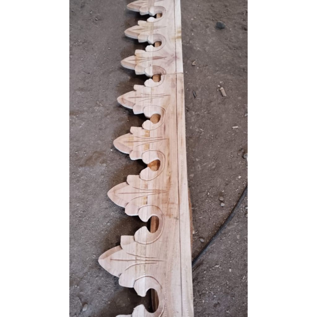 Lisplang Ukiran Kayu Motif Klasik Mentahan – Ornamen Rumah Gazebo Teras Handmade