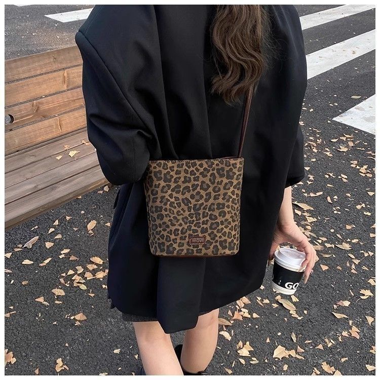 DOUCE Tas Ransel Tas messenger motif macan tutul