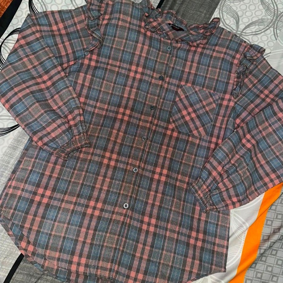 Preloved Blouse Ruffle