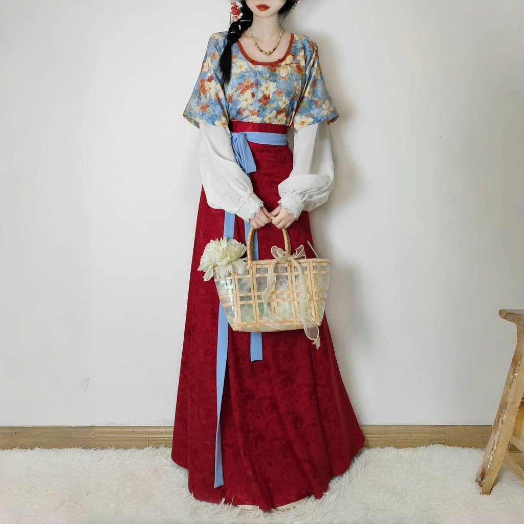 Bunga Zhonghua Yingduan dicetak Tang Bazi rok yang rusak Bunga Zhonghua Yingduan dicetak