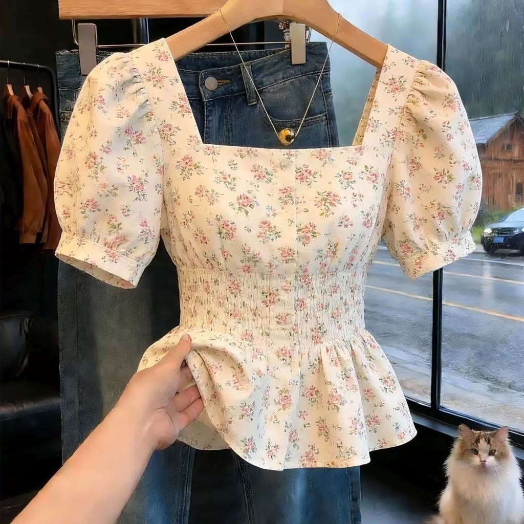 French-style sweet square-neck puff-sleeve floral blouse