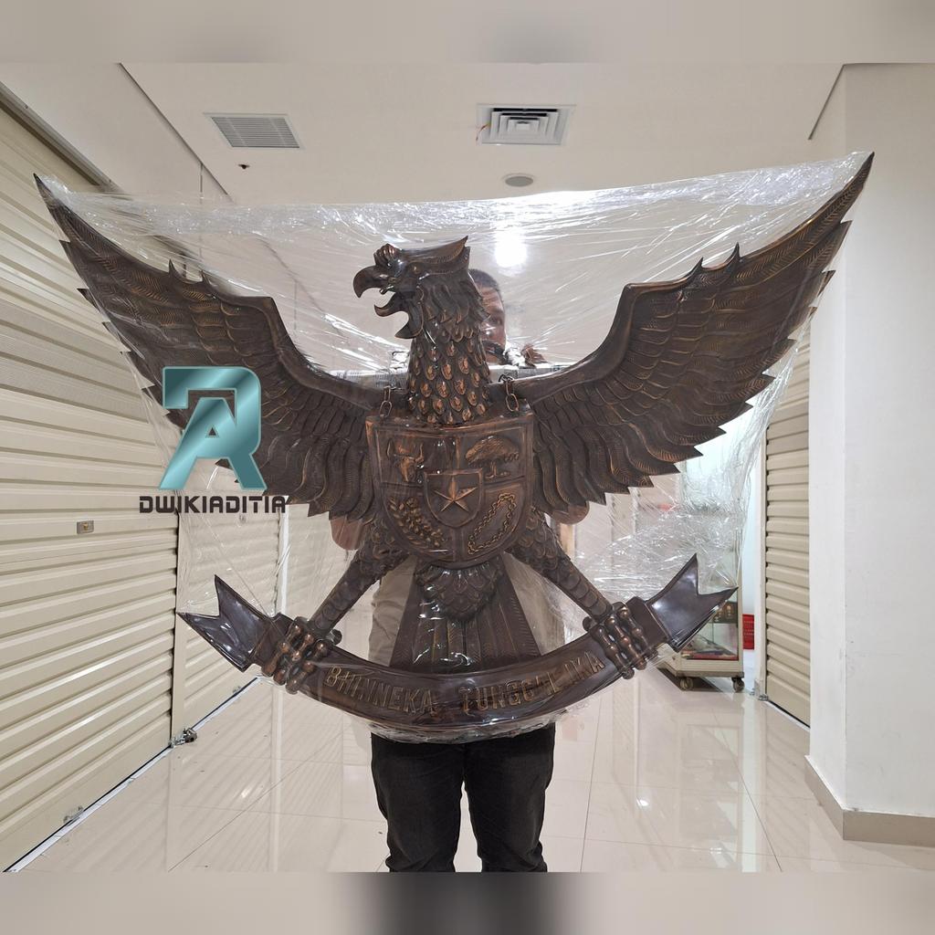 Patung Garuda Pancasila Lubang Buaya uk 125