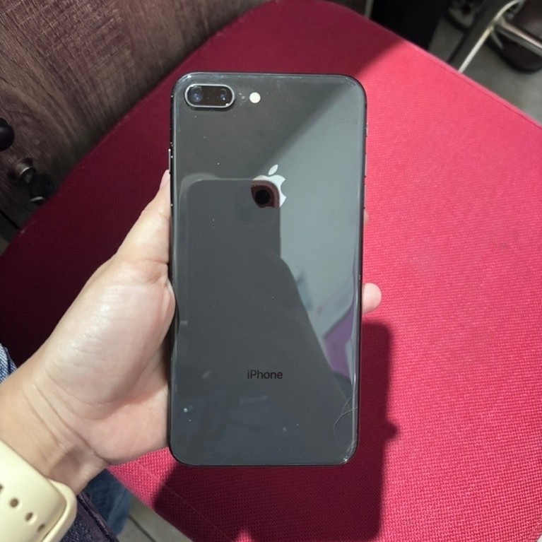 Apple iPhone 8 Plus 64GB / 256GB Second Original All Operator Sinyal Aman