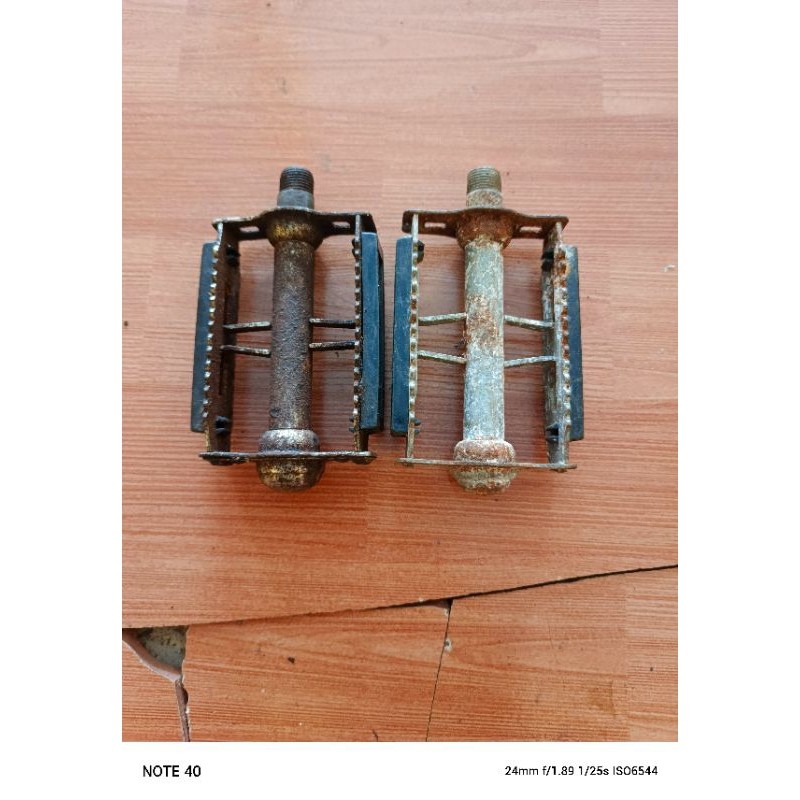 pedal sepeda balap jadul as besar minus karat