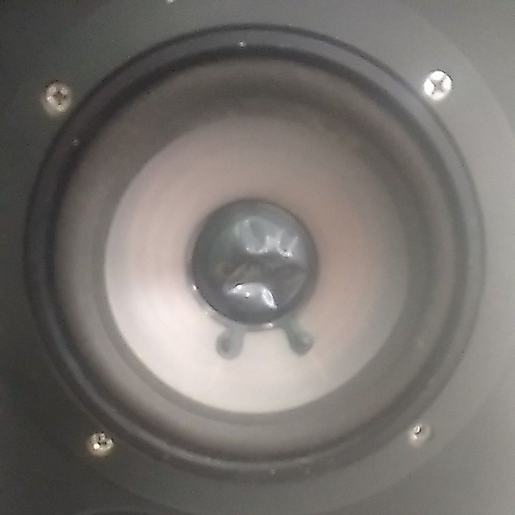 speaker midle