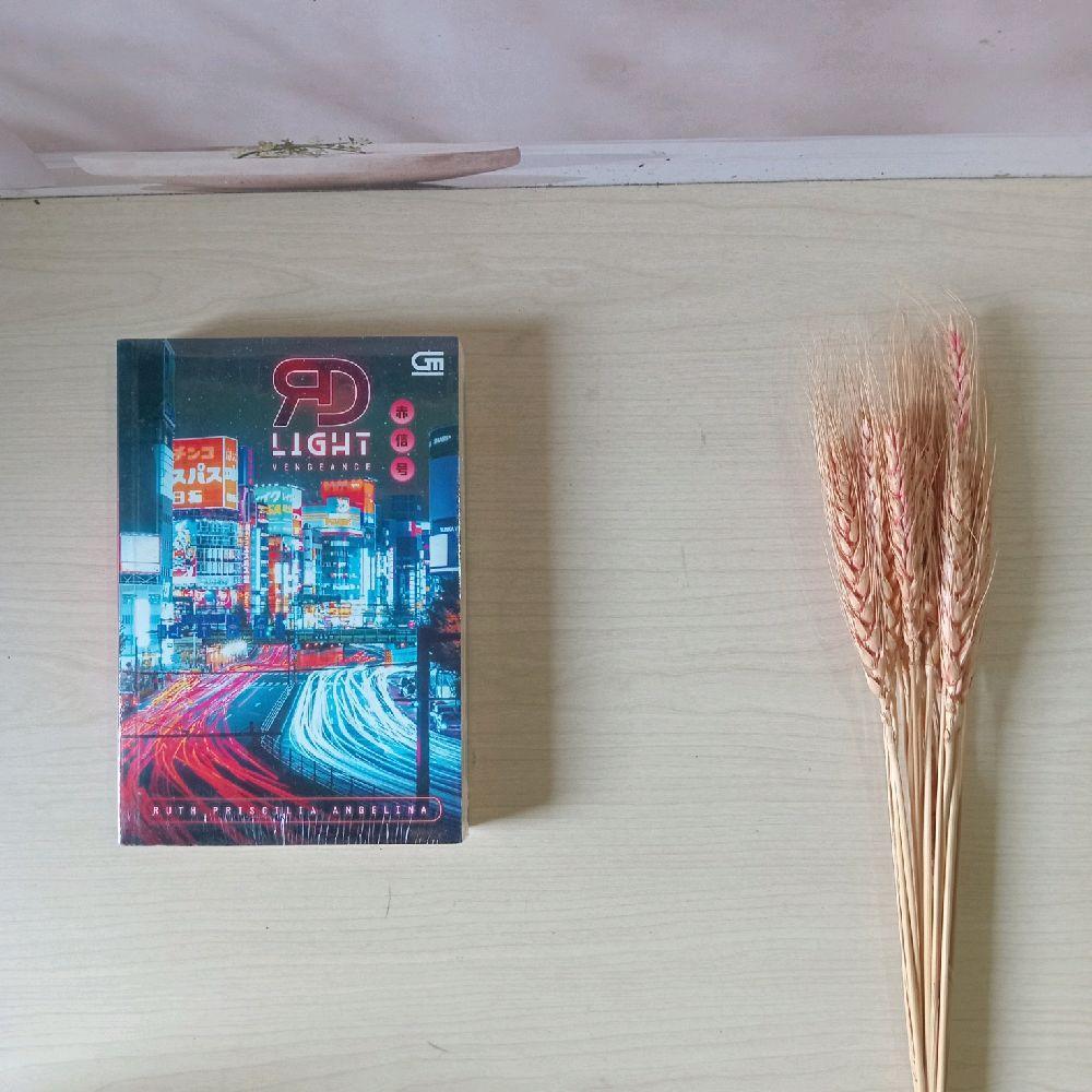 Novel RD Light Vengeance - Ruth Priscilia Angelina