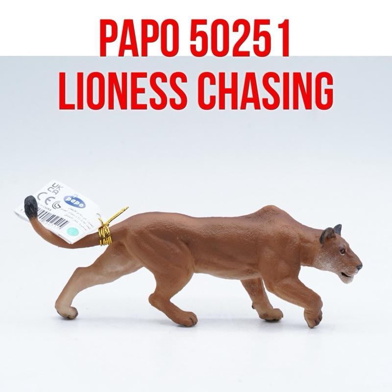 Papo 50251 Lioness Chasing Lion Singa Betina Afrika Africa Panthera Leo Mainan Figure Binatang Minia