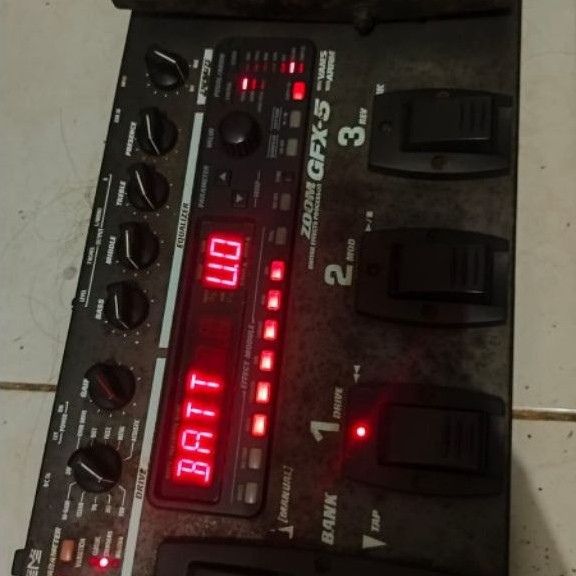 efek gitar zoom gfx 5