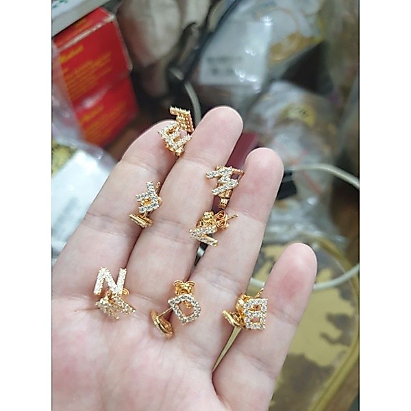 giwang anting tusuk huruf inisial permata putih L I T C H emas asli 700 70%