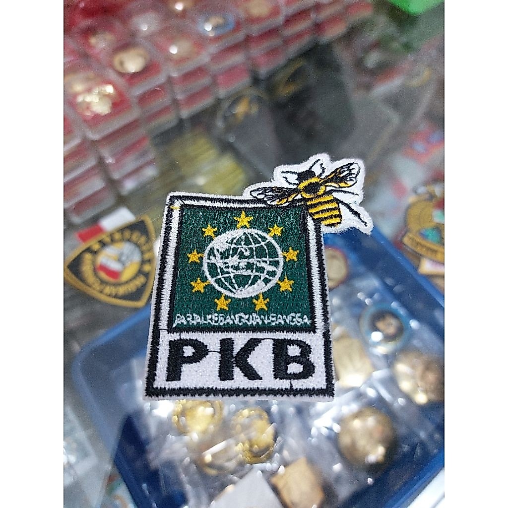 Logo bordiran PKB pariasi lebah
