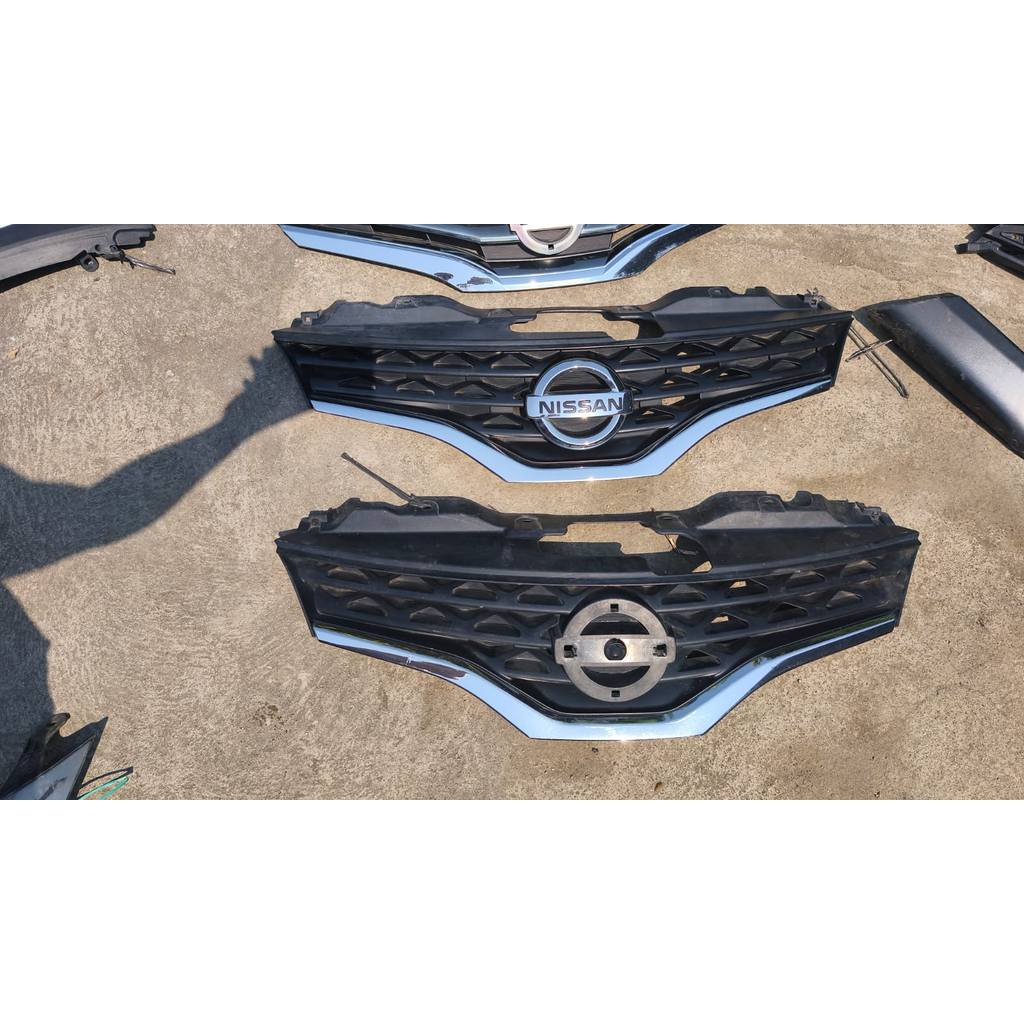 Grill grille radiator Nissan evalia