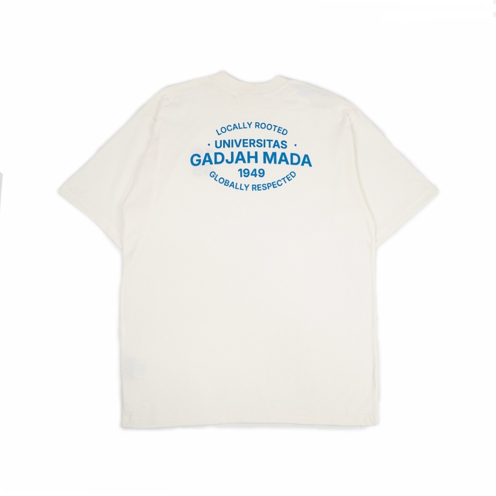 Merchandise UGM X Dagadu T-Shirt Regular OffWhite | Kaos Lengan Pendek Pria Wanita | Cotton Combed