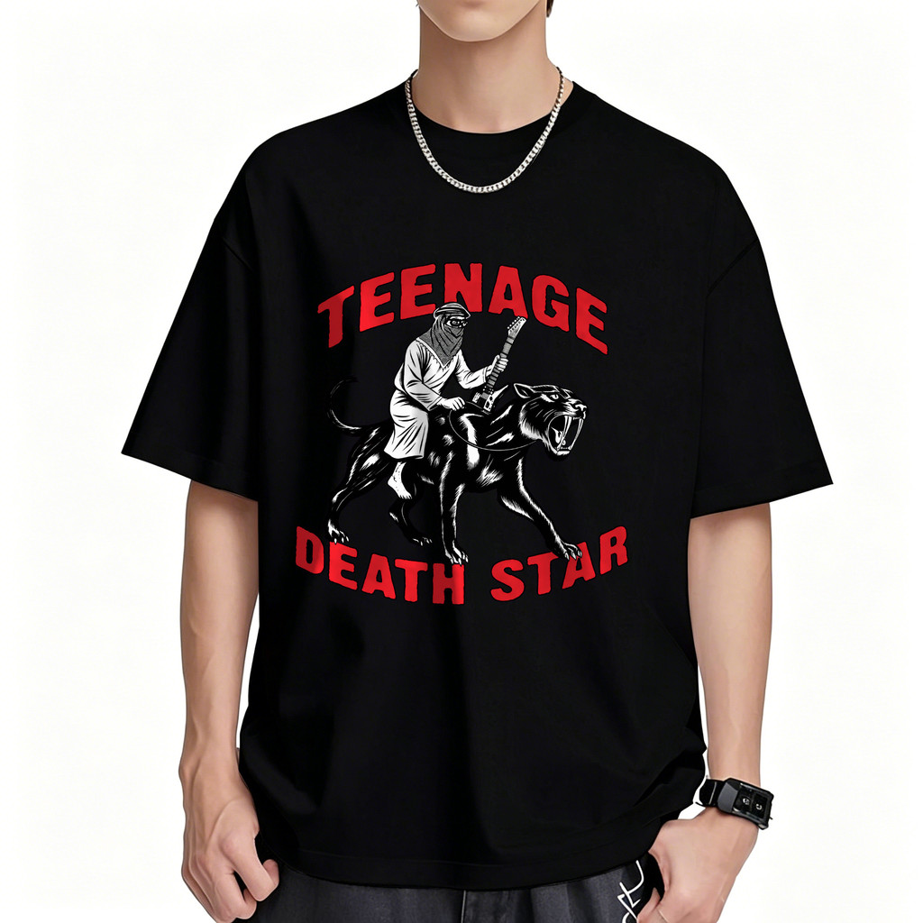 Kaos Pria Putih Teenage Death Star Motif Penunggang Bertopeng Naik Macan Hitam Dengan Pedang Gaya Vi
