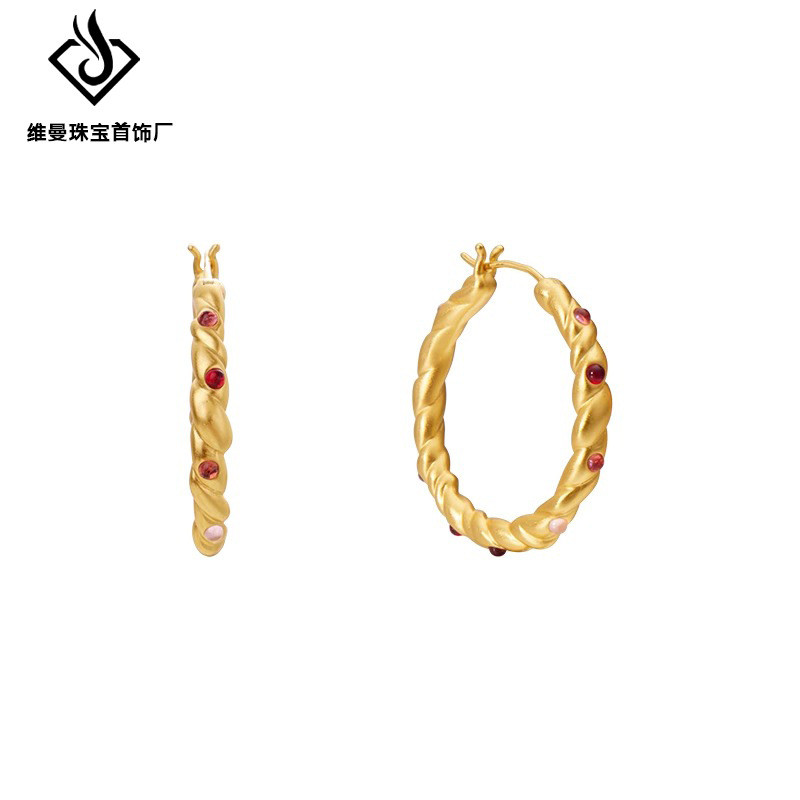 2025French Retro Innocence Era Oil Painting Rose Hoop Earrings for Women, Light Luxury High-end Exqu