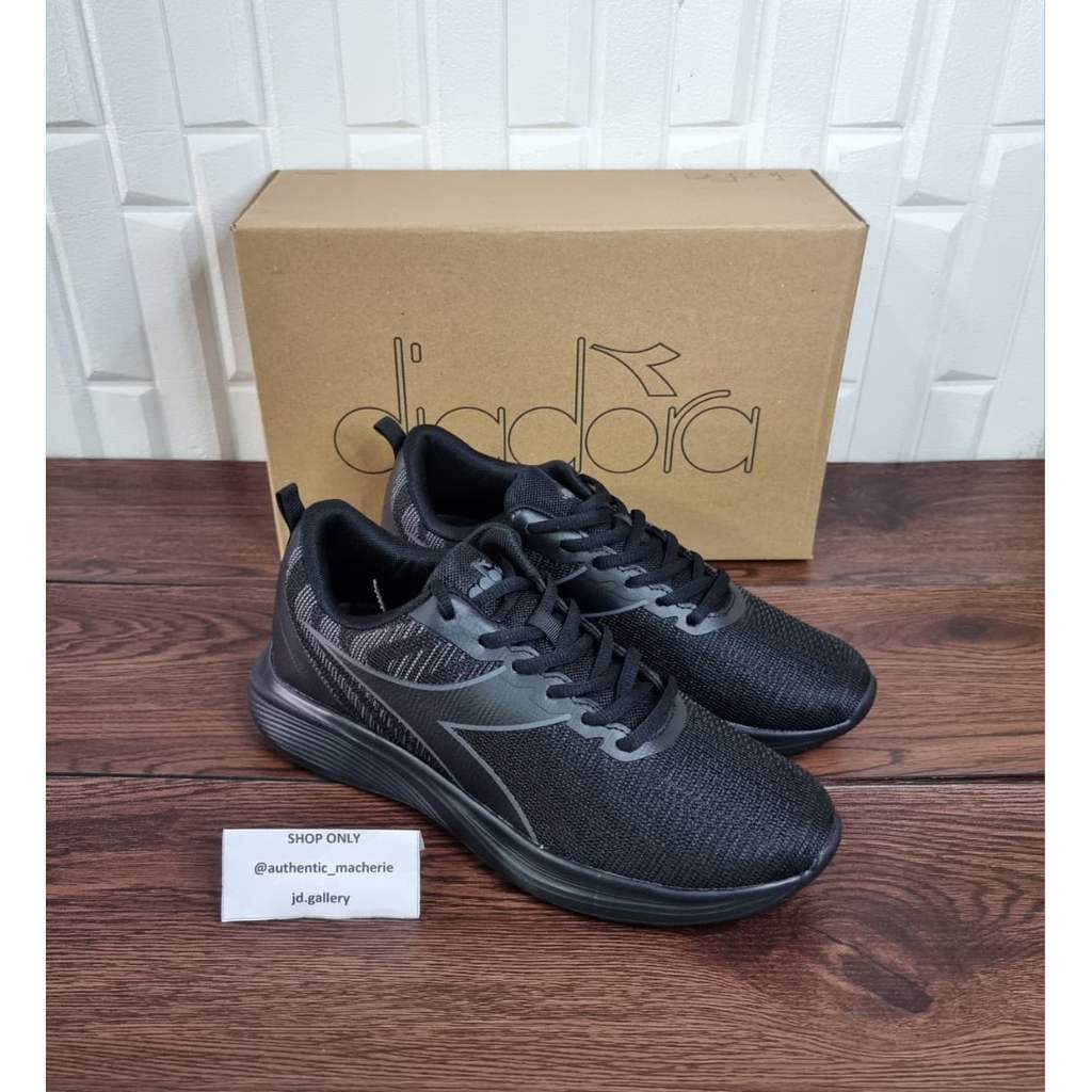 ORIGINAL SALE 70% SEPATU DIADORA MANICE MONO BLACK MEN