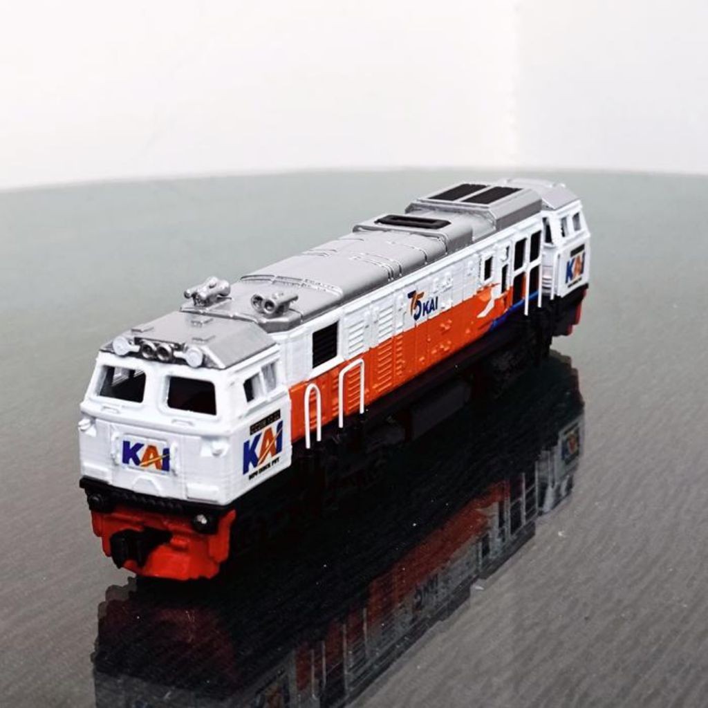 Mainan Lokomotif Kereta Api Indonesia CC 206
