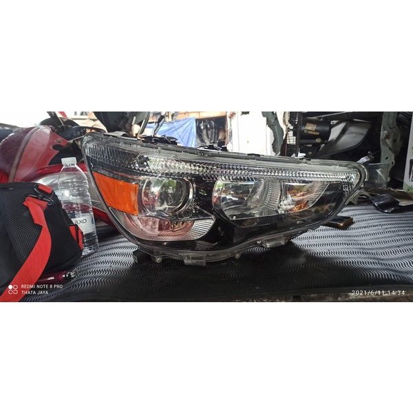 lampu depan headlam outlander sport headlamp outlander lampu outlander