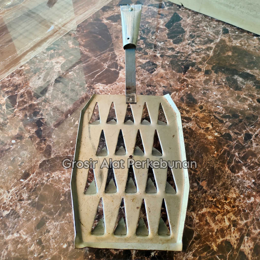 Osrok Padi Alat Matun Sawah Sorok Padi Garuk Padi Berkualitas