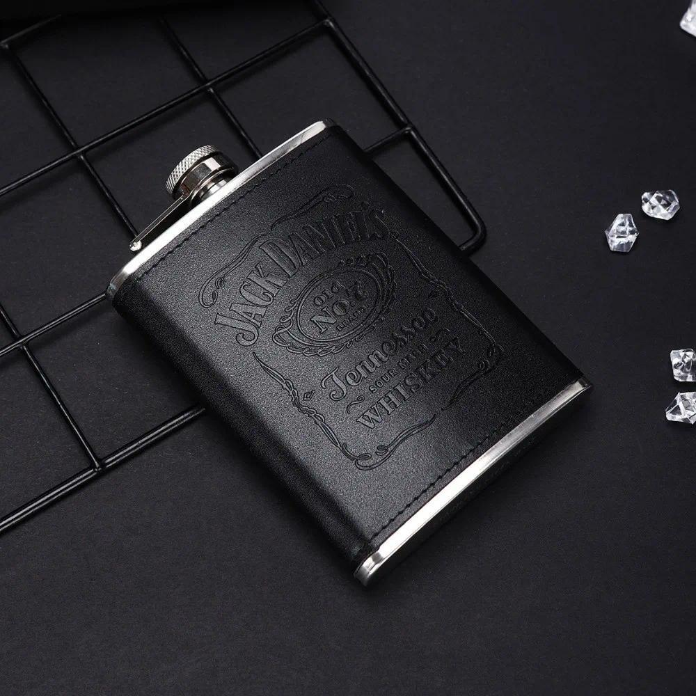 Portable 8oz Hip Flask Stainless Steel Leakproof Liquor Flask Mini Leather Covered Wine Pot Outdoor
