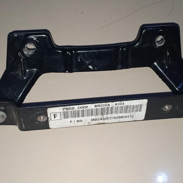 DUDUKAN PLAT NOMER DEPAN NS200 BRACKET FRONT PLATE NOMER BAJAJ 200NS