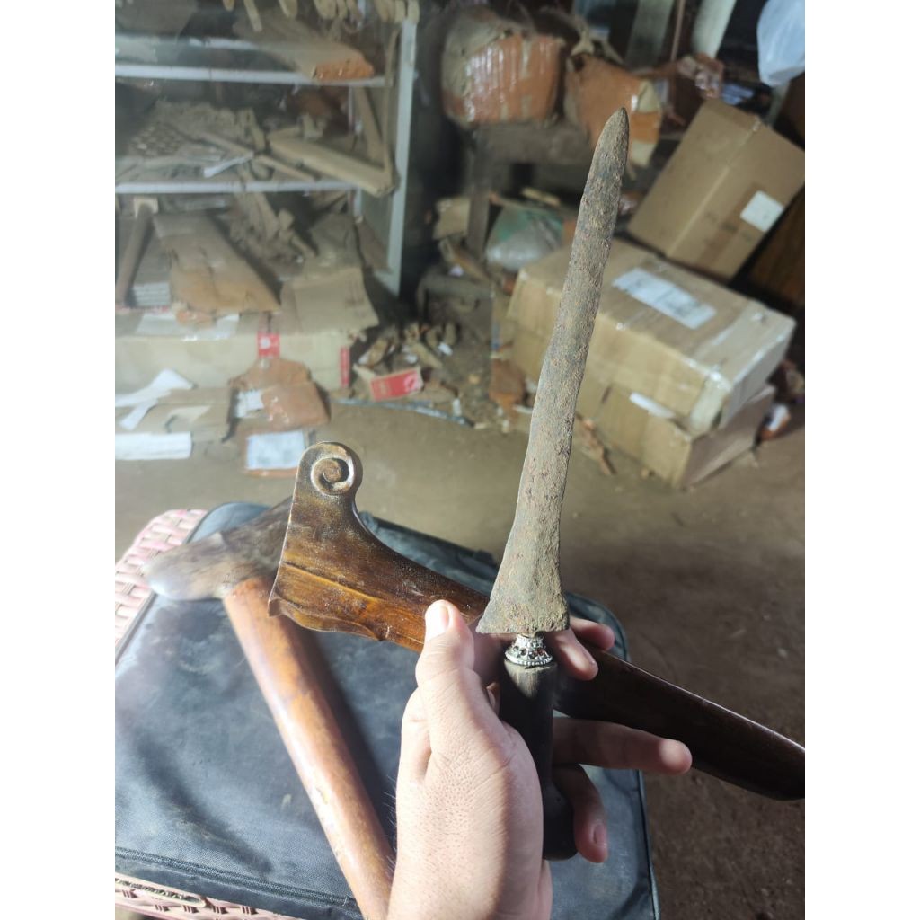 Keris Patrem Lurus Sepuh Kuno Warangka Ladrang Cirebon Pusaka Kecil Asli Tua Bawaan Dusun