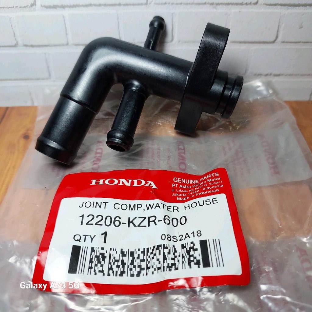 pipa sambungan joint three way selang radiator motor honda vario 125 150 pcx