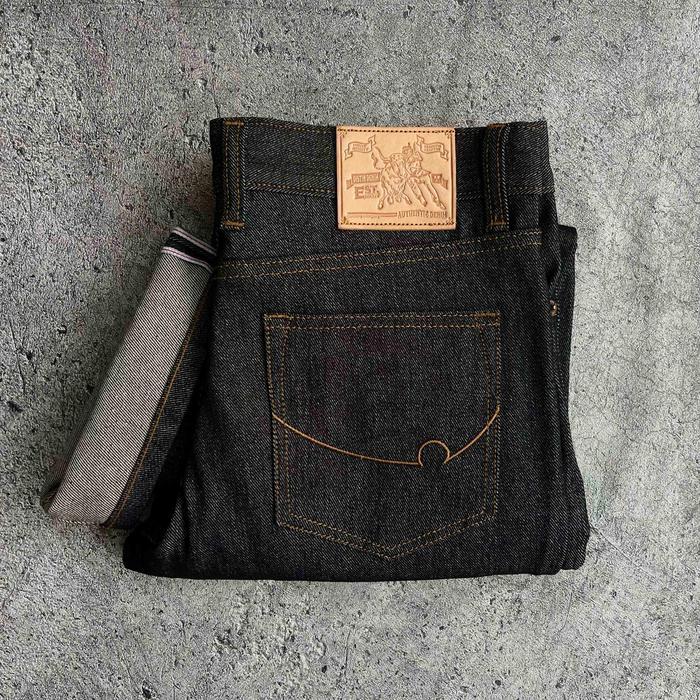 Distin Denim Black Indigo Denim selvedge accent 14.5oz Raw Denim Sanforized Slim Straight Celana Den