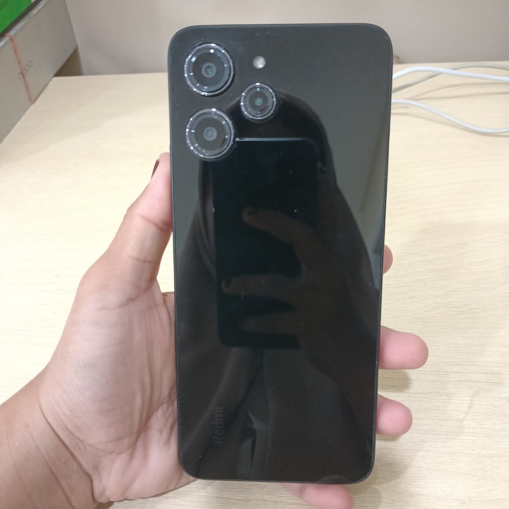 Handphone Xiaomi Redmi 12 Ram 8/128GB ( Batangan, Cek Minus 1315 ) 096766