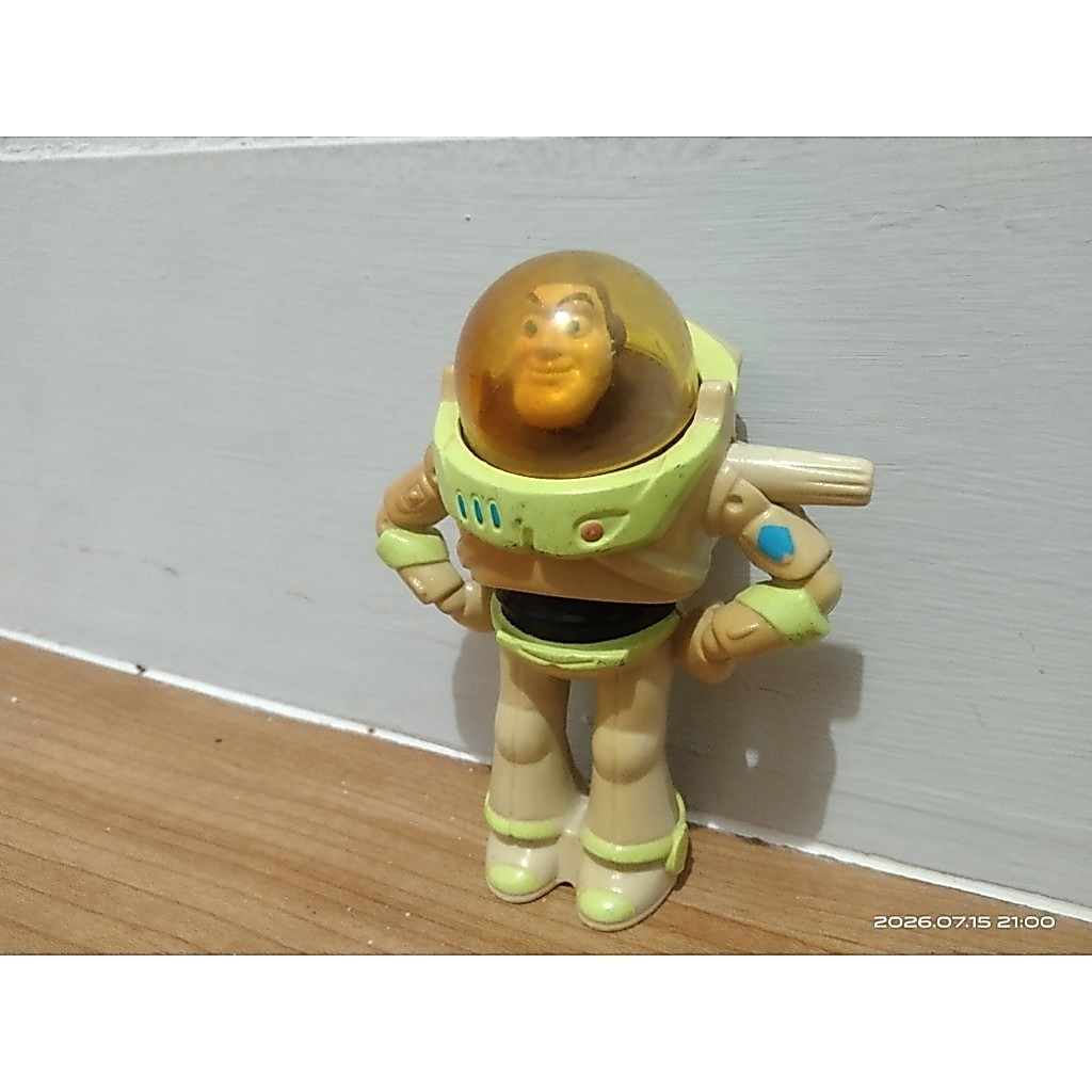 Mainan preloved happy meal mcd 1996 vintage toys story buzz lightyear disney