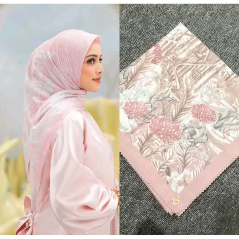 Buttonscarves Litle Mermaid Sublim Titik 3 Jilbab Segiempat Buttonscarves