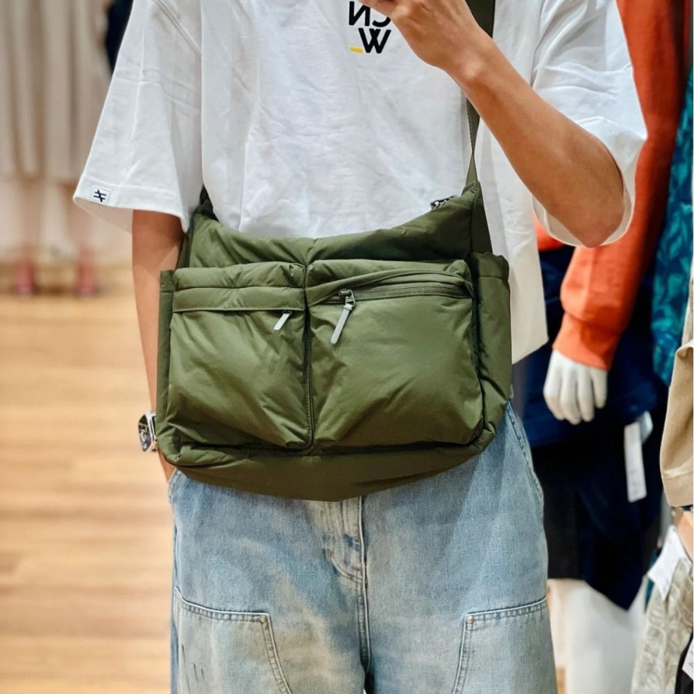 Fashion Large Capacity Nylon Crossbody Bag Harajuku Sports Men Shoulder Bag Zipper Pou Korean Style 