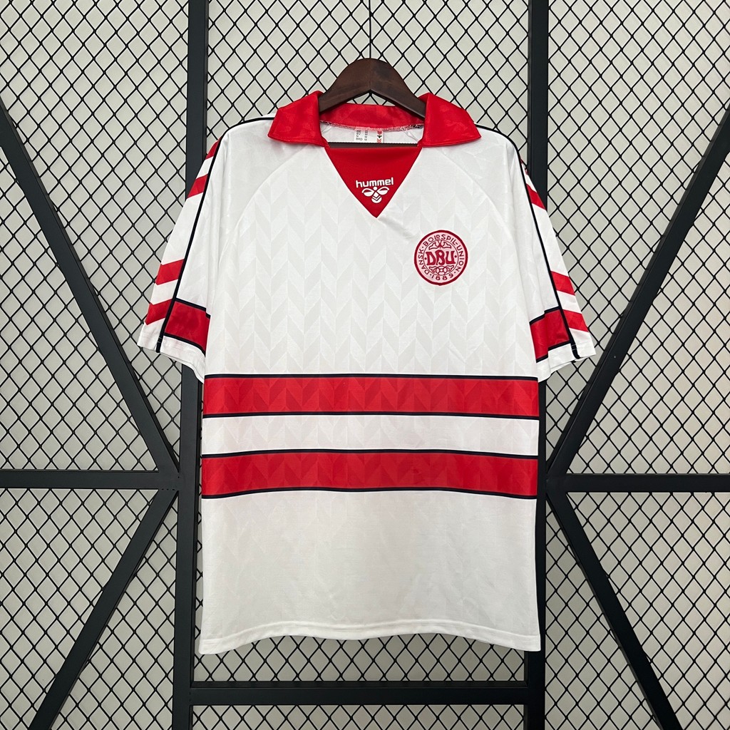 Jersey Retro Denmark 1988 Away A24 T shirt pria