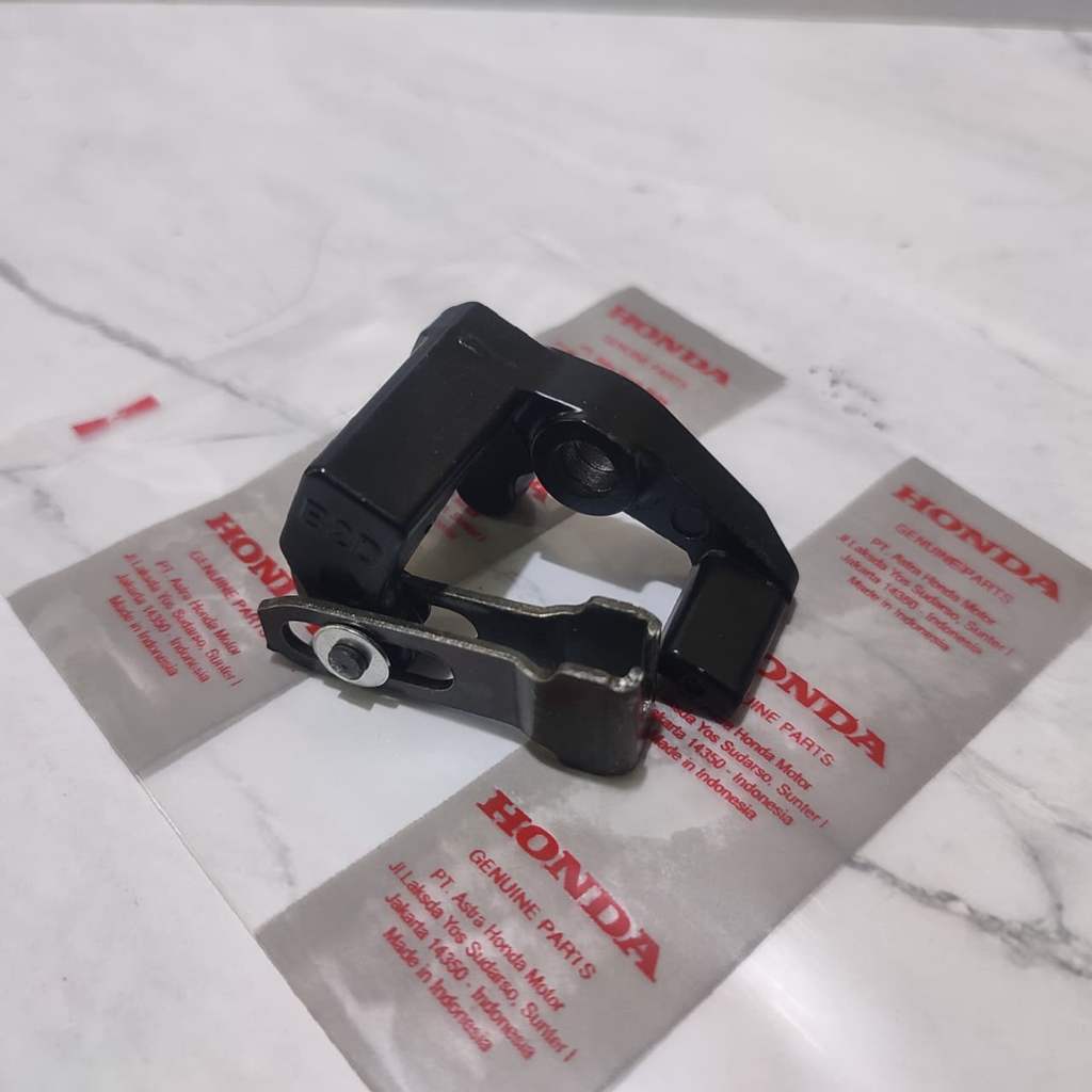 Knocker handle sambungan handel rem kanan Honda Vario 125
