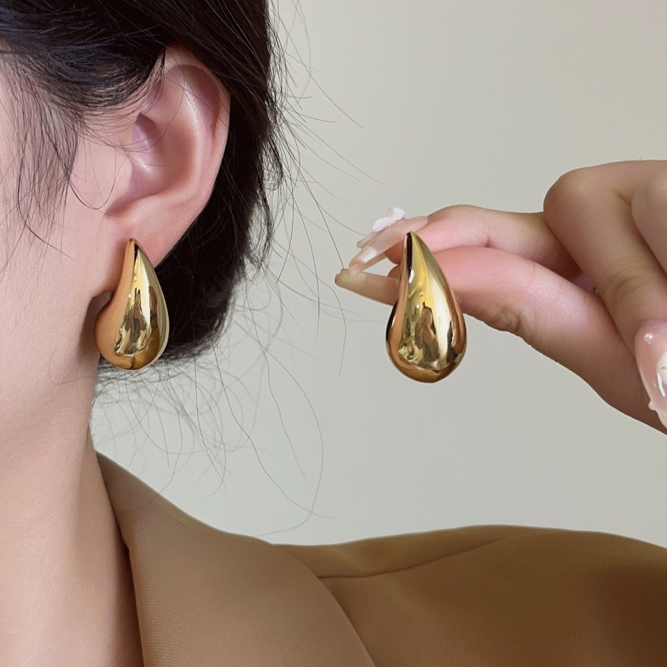 Anting Titanium Wanita Model Tetes Air Elegan Hijab Friendly Korean Style