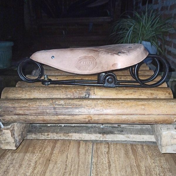 Sadel Onthel Celeng Kulit Asli Sepeda Tua Gazelle Simplex Batavus Onta Fongers Burgers Phillips Klas