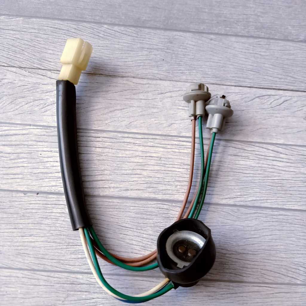 NOS/SOCKET KABEL LAMPU  DEPAN MOTOR BLADE OLD LAMA