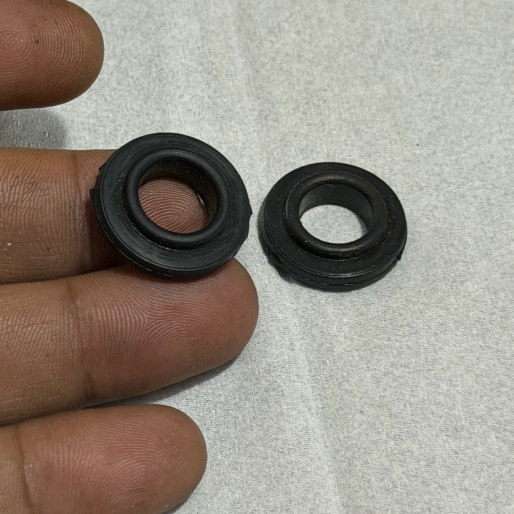 grosir RUBBER WASH RING KARET M10 BAUT 14 GORMET KARET COVER BODY PENAHN GETARAN RING KARET BAUT 14.