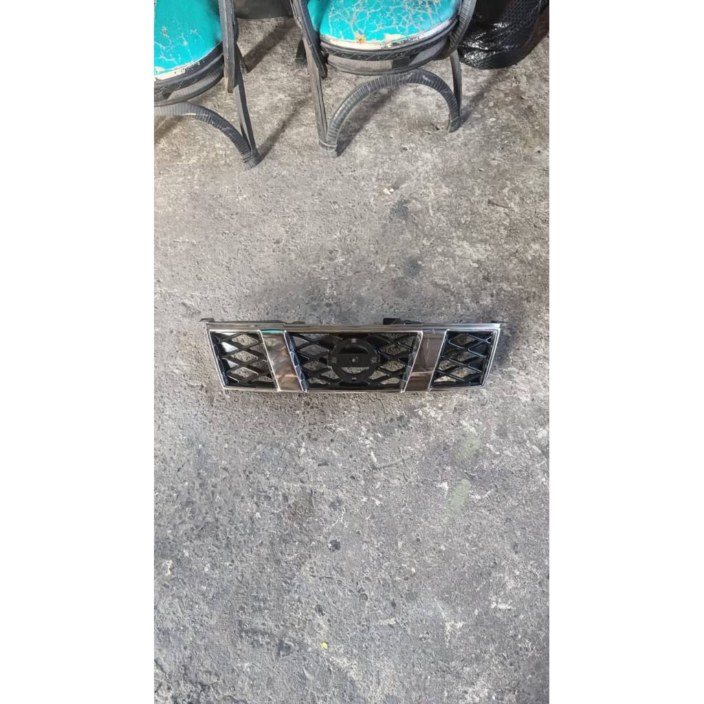 grill Nissan xtrail 2010 grille radiator nissan xtrail 2010